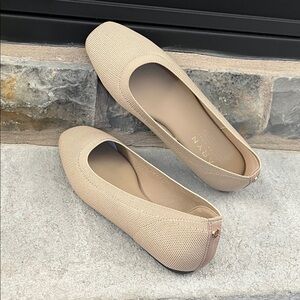 Taryn Rose Beige Stretch Flats Size 8